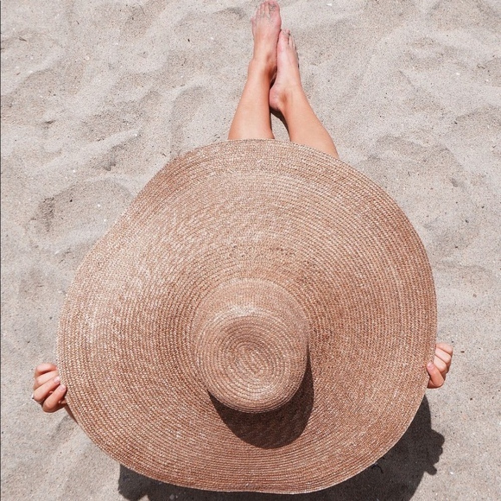 New! Women's Wheat Straw Hat With Oversized Wide Brim
